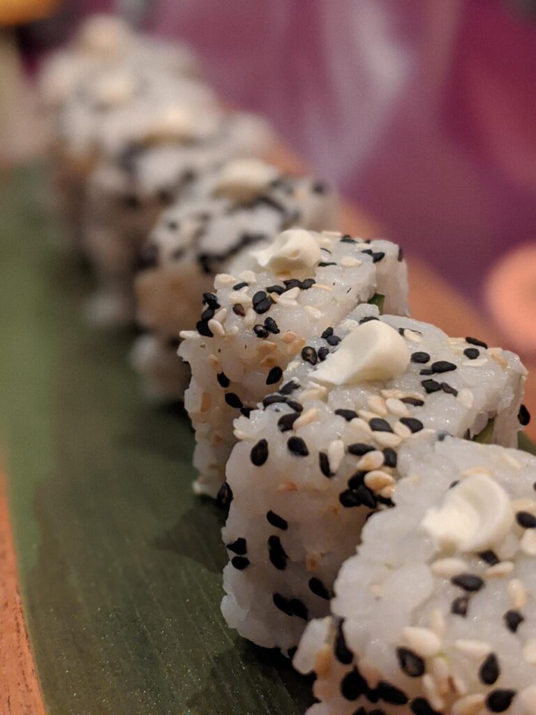 Close up sushies table 1637034 1